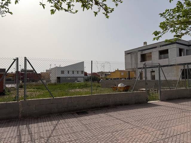 Terreno residencial en Venta en Carrer Prolongacio Carrer Jose Iturbi en Les Alqueries / Alquerías del Niño Perdido