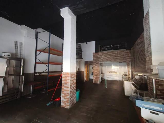 Local comercial en Alquiler en Los Guindos - Parque Mediterráneo - Santa Paula
