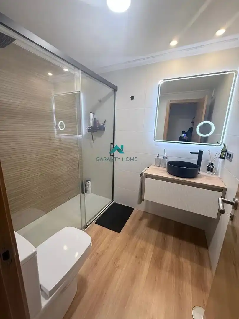 Baño de Piso en venta en Pontevedra Capital  con Calefacción y Trastero