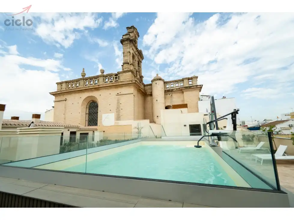 Swimming pool of Flat for sale in Sevilla  with Terrace, Swimming Pool and Furnished
