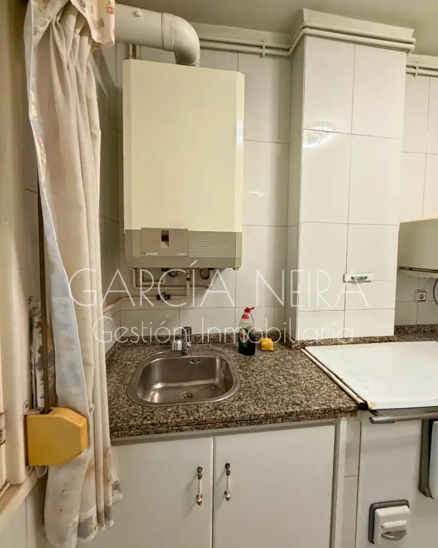 Baño de Piso en venta en Gijón  con Calefacción, Parquet y Amueblado