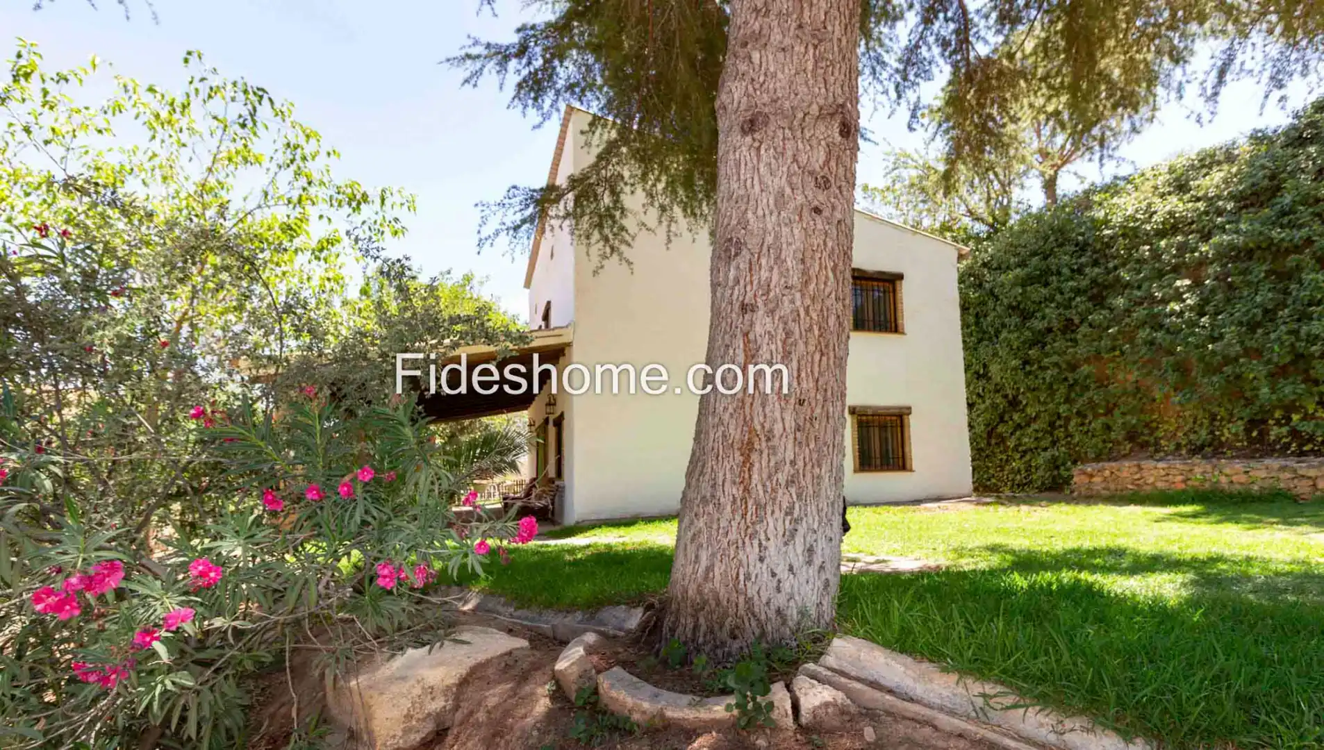 Vista exterior de Finca rústica en venda en Villamena amb Jardí privat, Piscina i Moblat