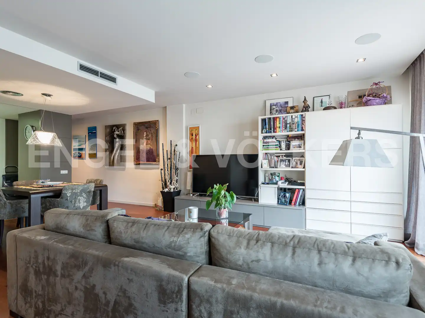 Wohnzimmer von Wohnung zum Verkauf in Barcelona mit Klimaanlage, Heizung und Terrasse