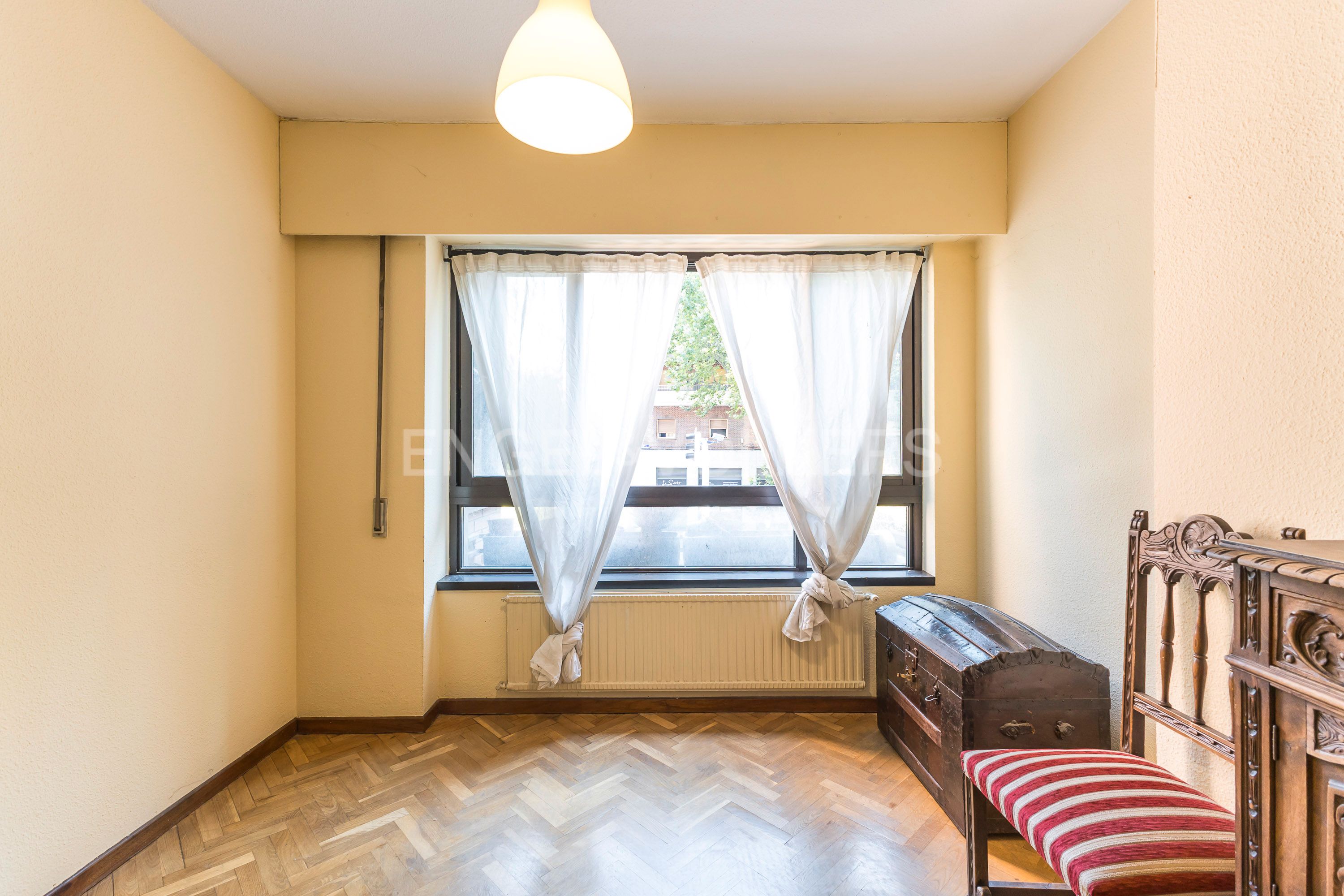 Bedroom of Apartment for sale in  Madrid Capital  with Air Conditioner, Heating and Private garden