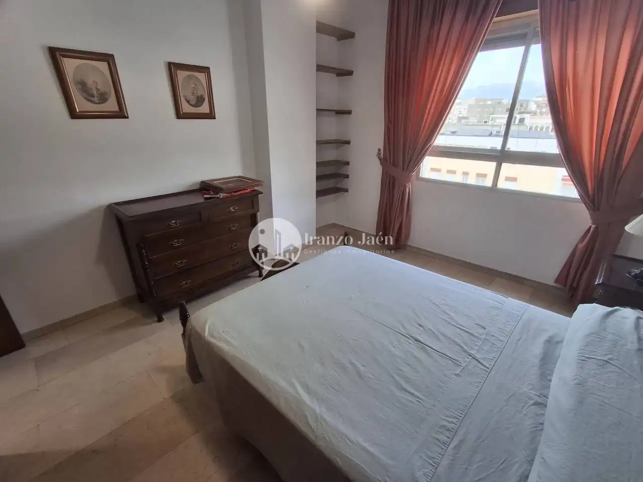 Habitación de Apartamento de alquiler en Jaén con Aire acondicionado, Amueblado y Balcón