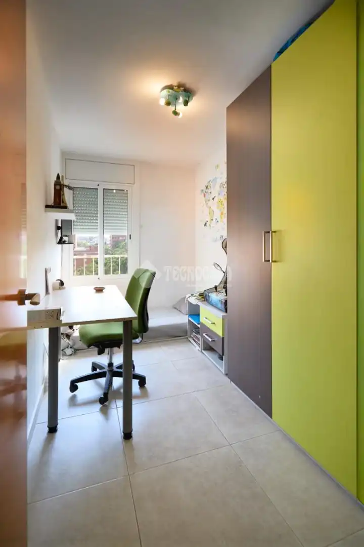 Habitación de Piso en venta en Badalona con Aire acondicionado, Calefacción y Amueblado