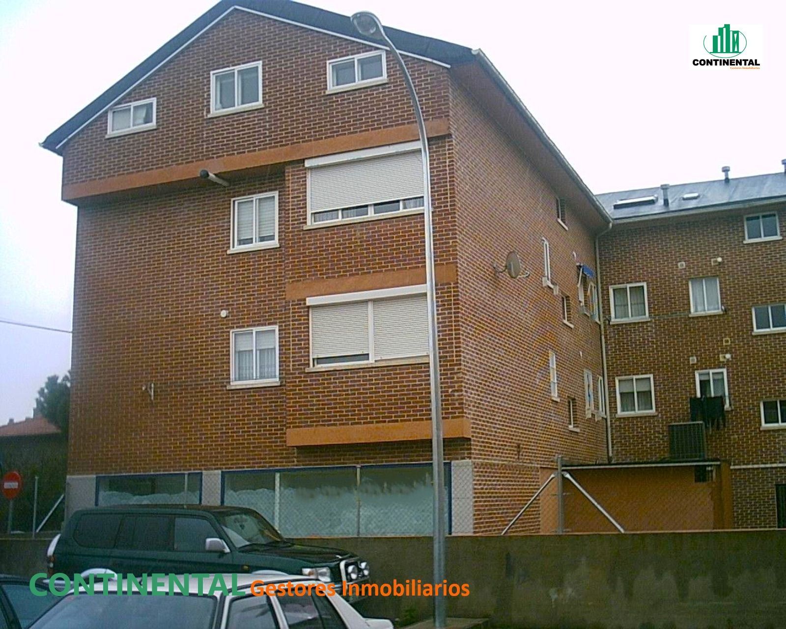 Vista exterior de Pis en venda en Collado Villalba amb Calefacció