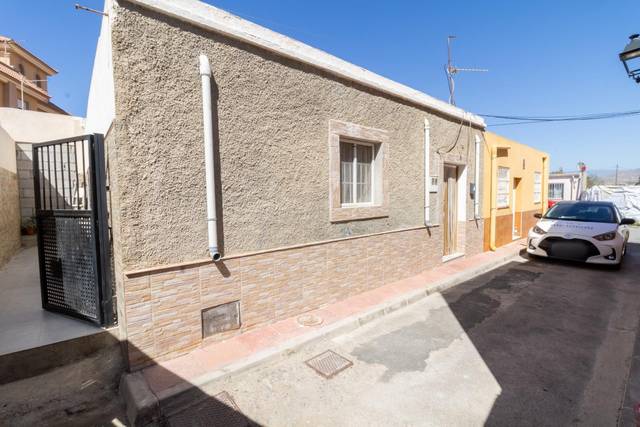 Casa-chalet en Venta en Huércal de Almería