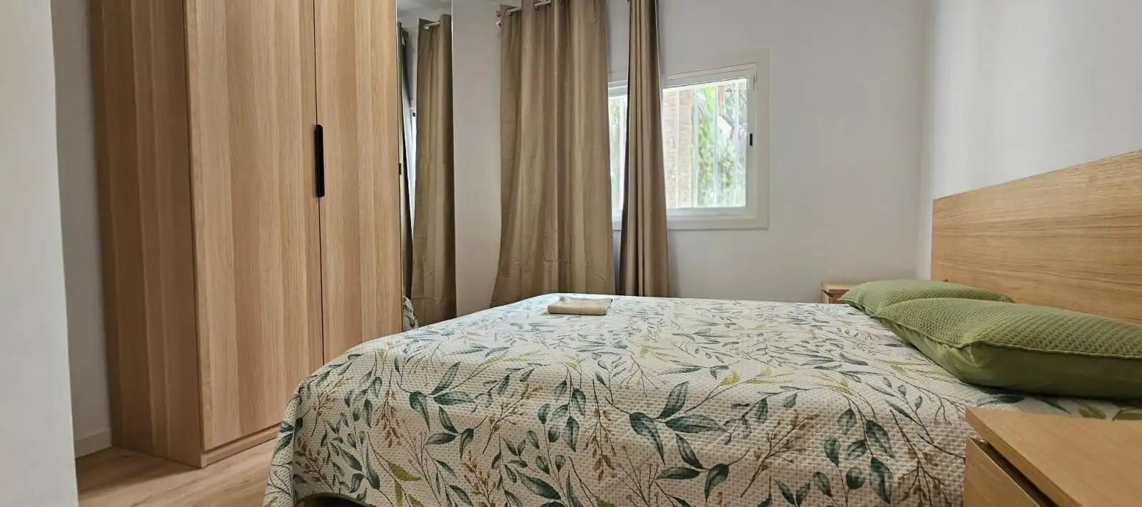 Schlafzimmer von Wohnungen zum Verkauf in Arona mit Möbliert und Gemeinschaftspool