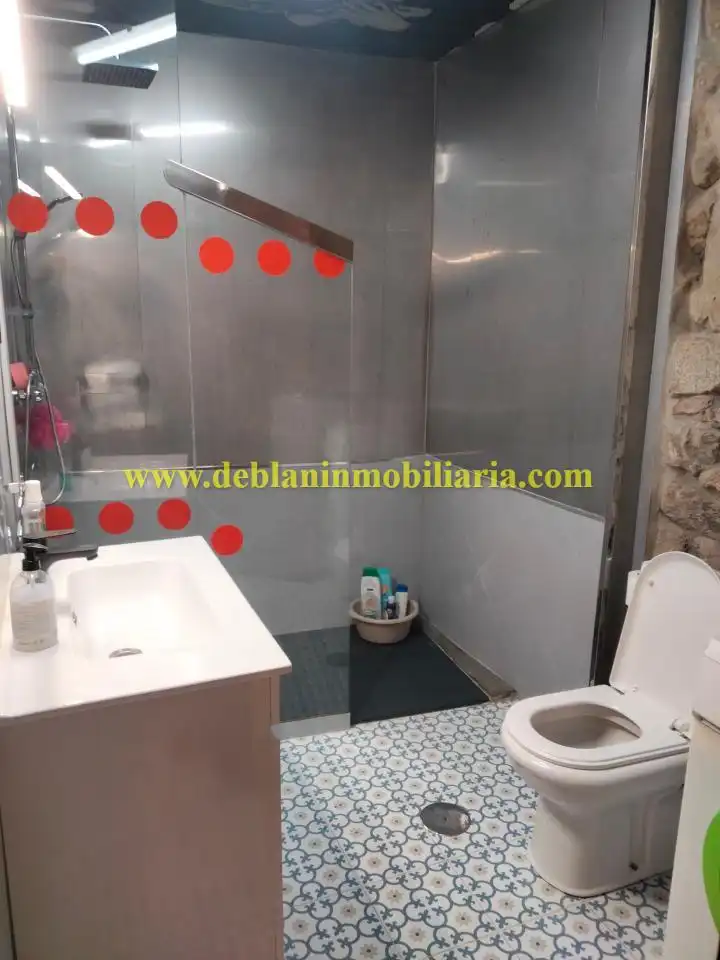 Badezimmer von Haus oder Chalet zur Miete in Tui mit Terrasse und Möbliert