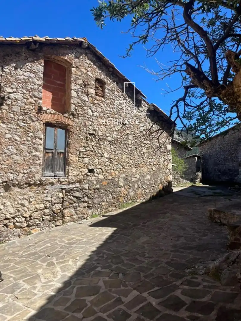 Exterior view of Buildings for sale in Gósol