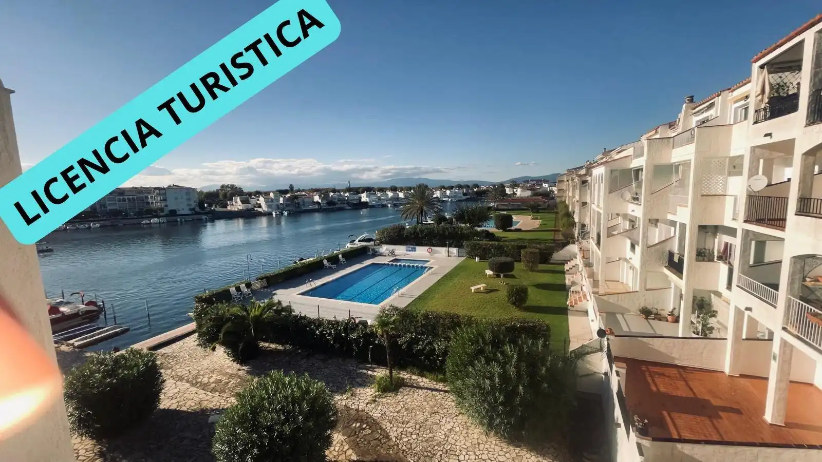 Vista exterior de Apartament en venda en Empuriabrava amb Aire condicionat, Calefacció i Jardí privat