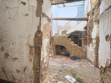 Casa amb jardí en venda a Carmona