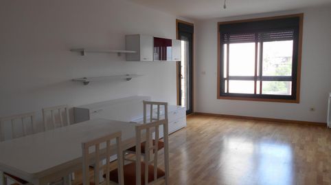 Foto 2 de Piso de alquiler en Rosalia de Castro, Salvaterra de Miño, Pontevedra