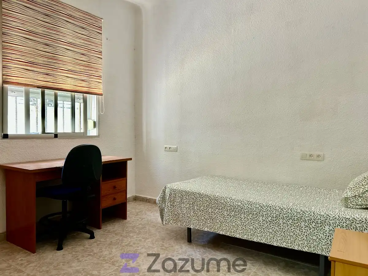 Bedroom of Flat for rent in  Granada Capital  with Air Conditioner, Furnished and Oven