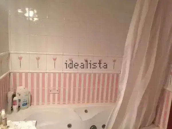 Bany de Àtic en venda en  Zaragoza Capital amb Aire condicionat, Piscina i Balcó