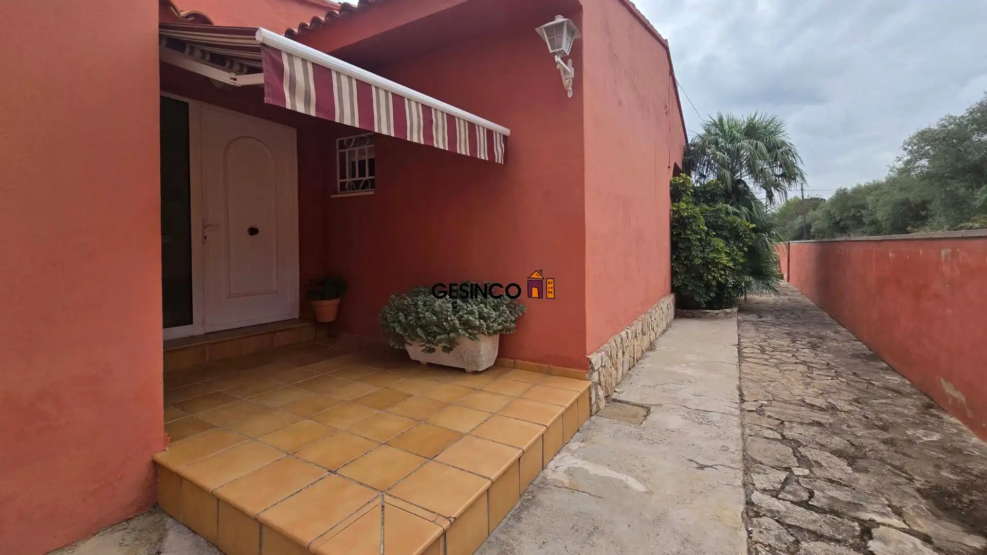 Exterior view of Houses for sale in Ontinyent  with Air Conditioner, Private garden and Storage room