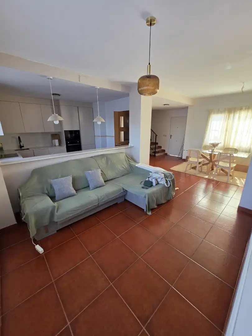 Sala de estar de Casa adosada en venta en Campillos con Jardín privado, Terraza y Amueblado