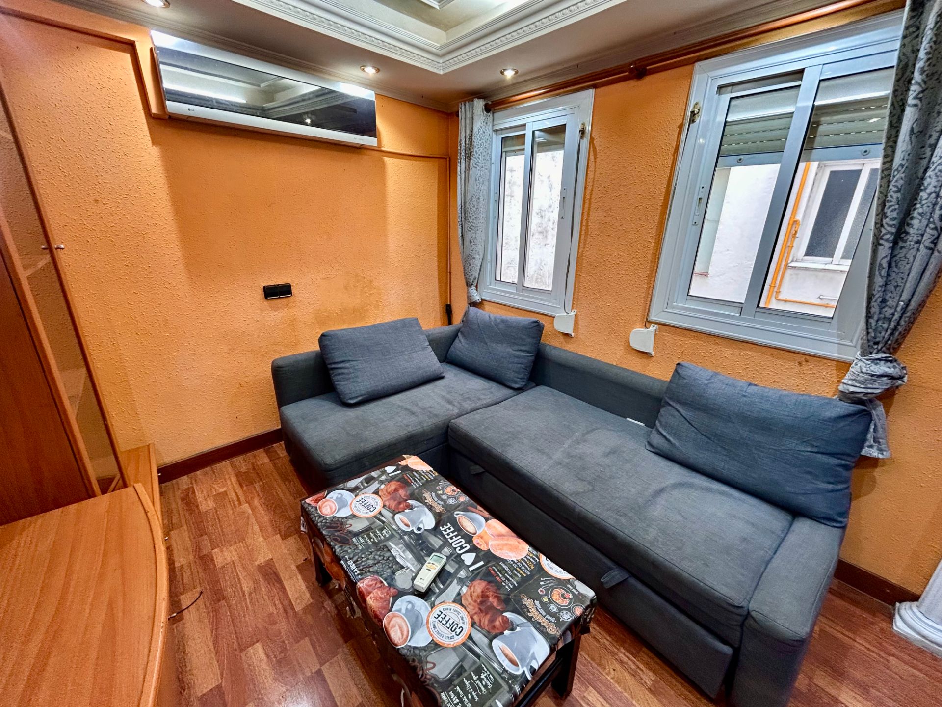 Living room of Attic for sale in  Barcelona Capital  with Air Conditioner, Parquet flooring and Terrace