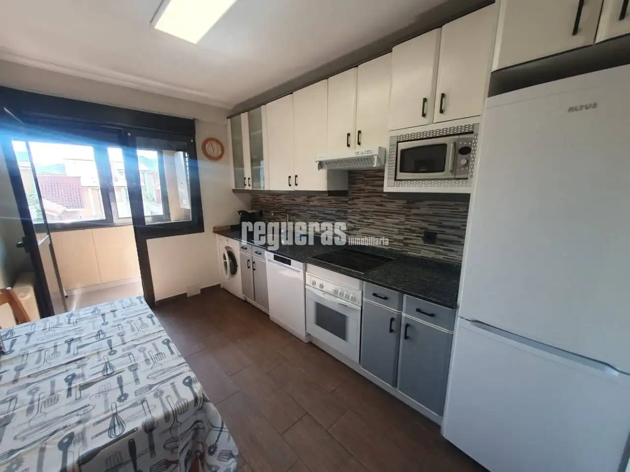 Habitación de Piso de alquiler en Castrillón con Calefacción, Terraza y Amueblado
