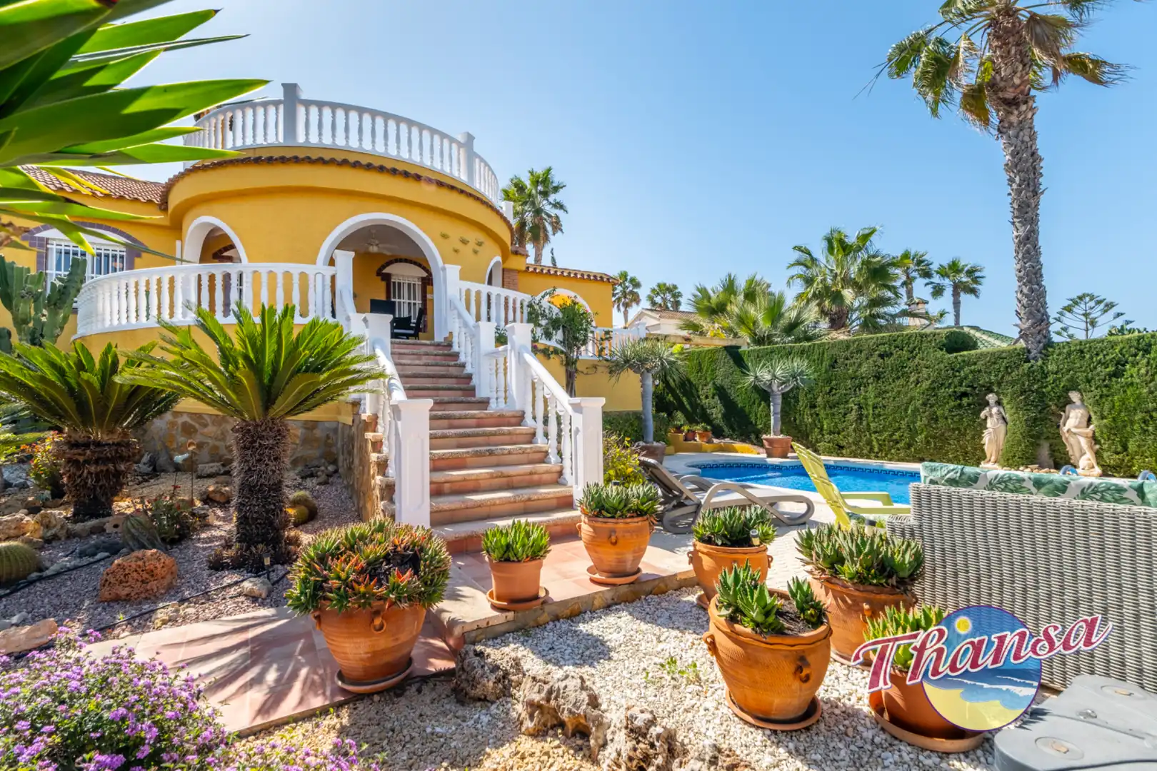 Vista exterior de Casa o xalet en venda en Santa Pola amb Aire condicionat, Calefacció i Jardí privat