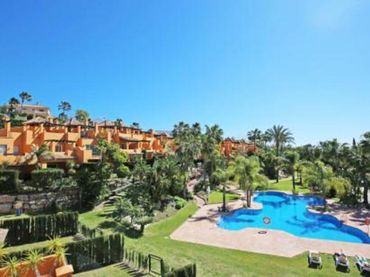 Terraced house with pool for sale in La Alquería
