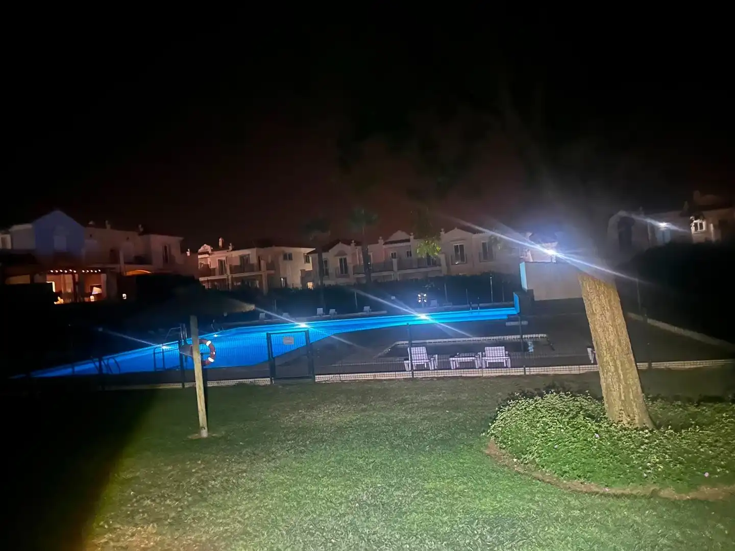 Piscina de Casa adosada en venda en Ayamonte amb Aire condicionat, Calefacció i Jardí privat