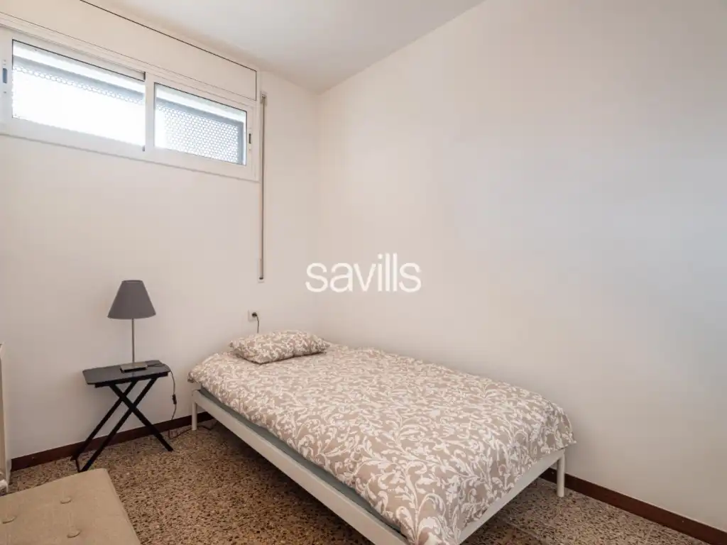 Bedroom of Apartments for sale in Barcelona