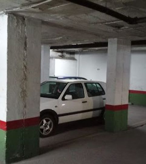 Foto 2 de Garaje de alquiler en Avenida Cruz de Juárez, 4, Santa Rosa - Valdeolleros, Córdoba Capital