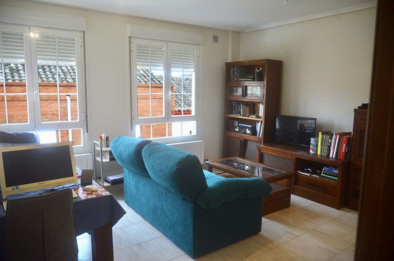 Sala d'estar de Apartament en venda en  Logroño amb Rentadora