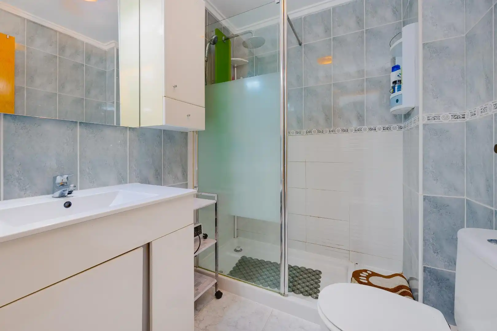Bany de Apartament en venda en Torrevieja amb Aire condicionat, Jardí privat i Terrassa