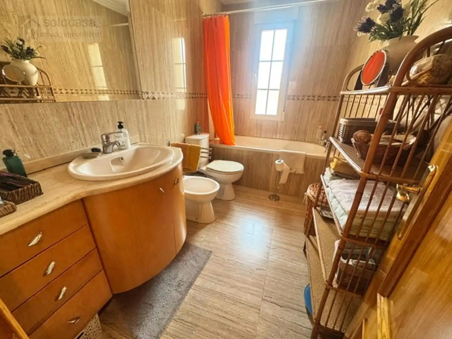 Bathroom of Flat for sale in Valladolid  with Heating, Terrace and Furnished