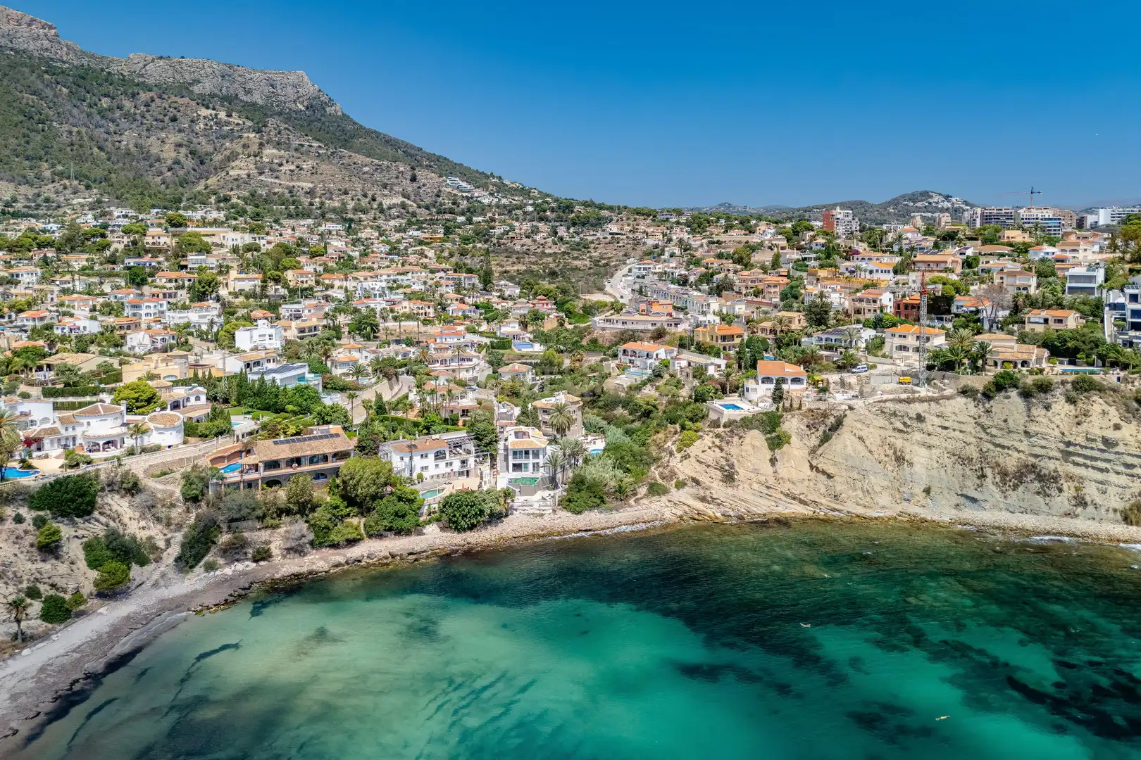 Vista exterior de Apartament en venda en Calpe / Calp amb Aire condicionat, Jardí privat i Traster