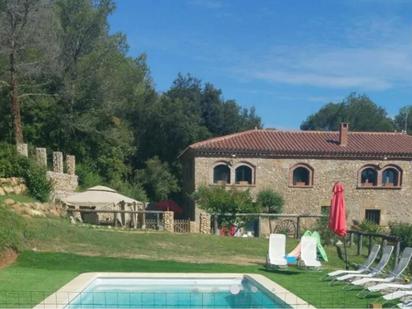 Piscina de Finca rústica en venda en Cistella amb Aire condicionat, Calefacció i Jardí privat