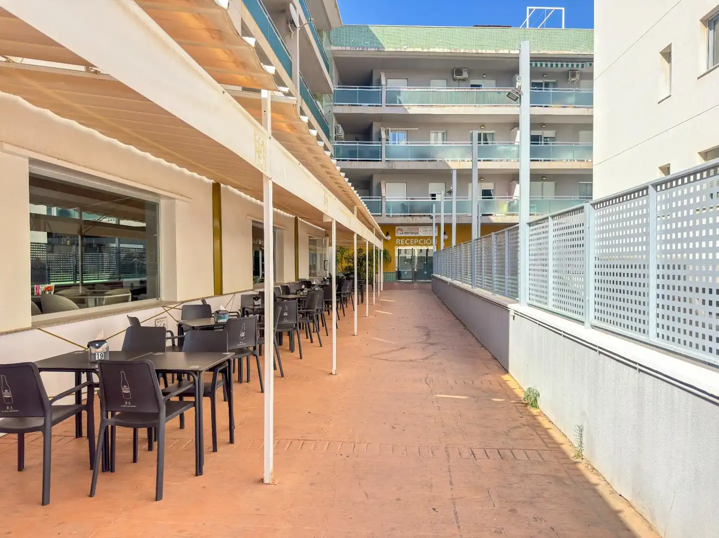 Terraza de Apartamento de alquiler en Orihuela con Aire acondicionado, Calefacción y Jardín privado