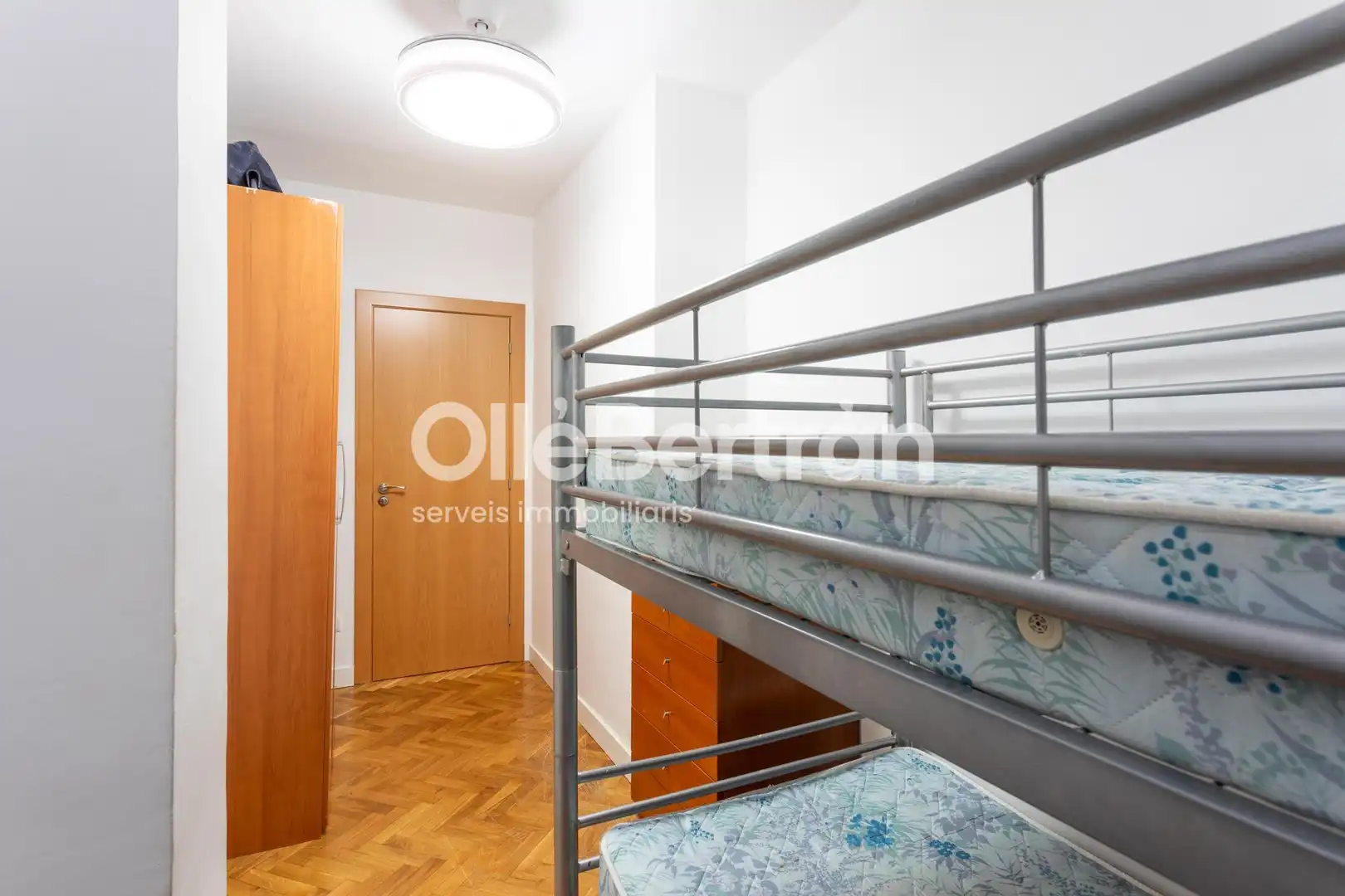 Piso en venta en Barcelona con Calefacción y Balcón