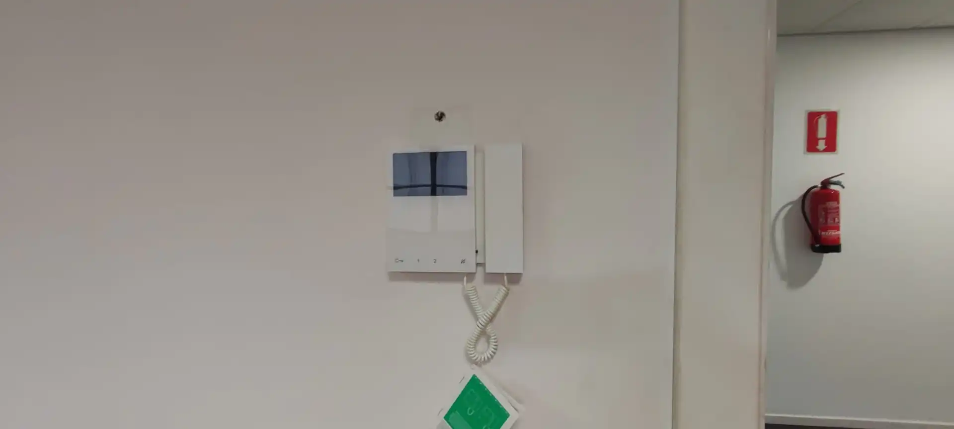 Oficina en venda en Zalla  amb Moblat i Alarma
