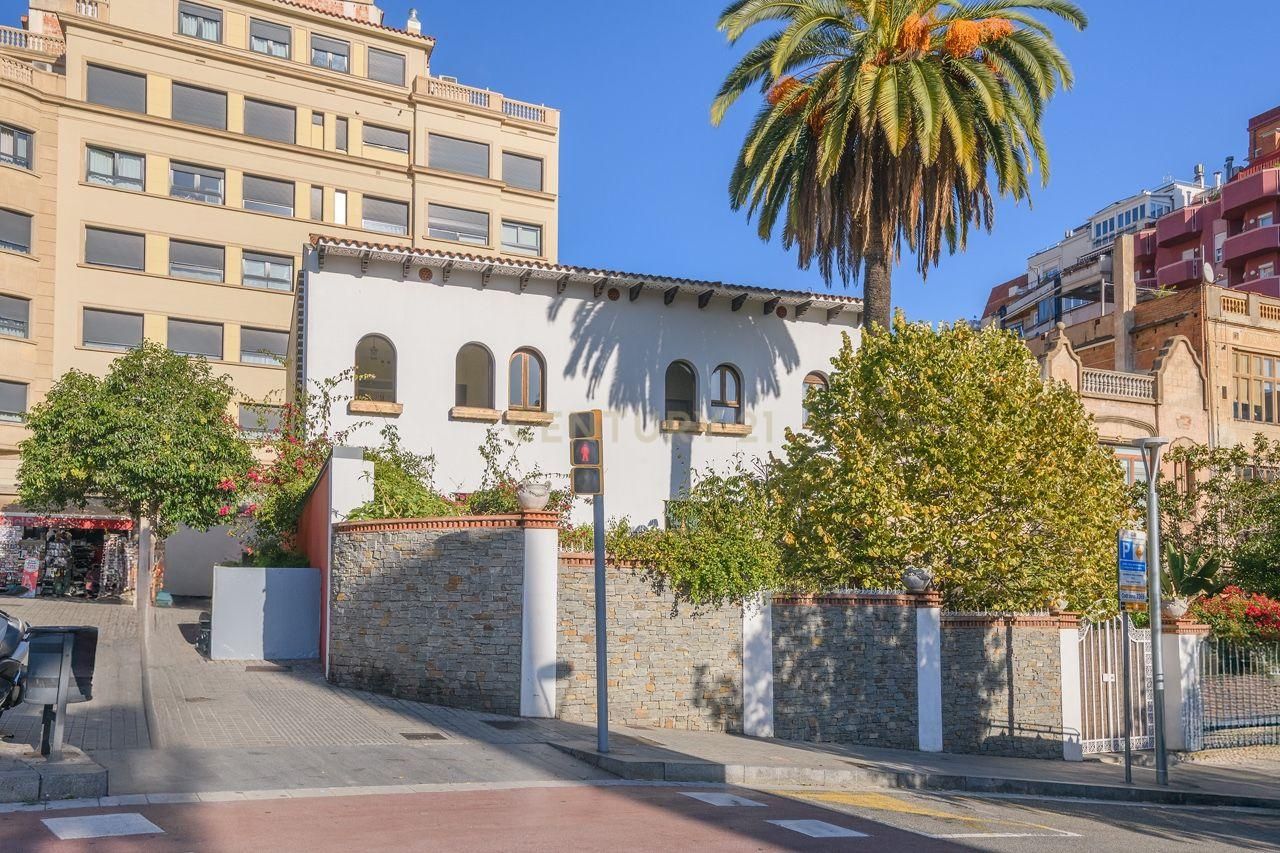 Vista exterior de Casa o xalet en venda en  Barcelona Capital