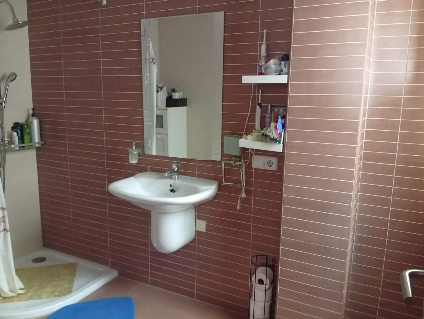 Bathroom of Flat for sale in La Pobla del Duc  with Air Conditioner, Furnished and Community pool