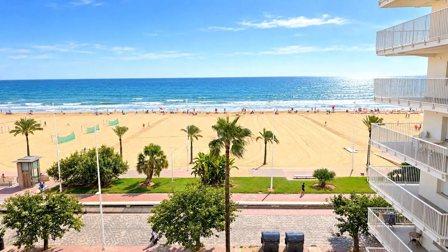 Außenansicht von Wohnungen zur Miete in Gandia mit Terrasse und Möbliert