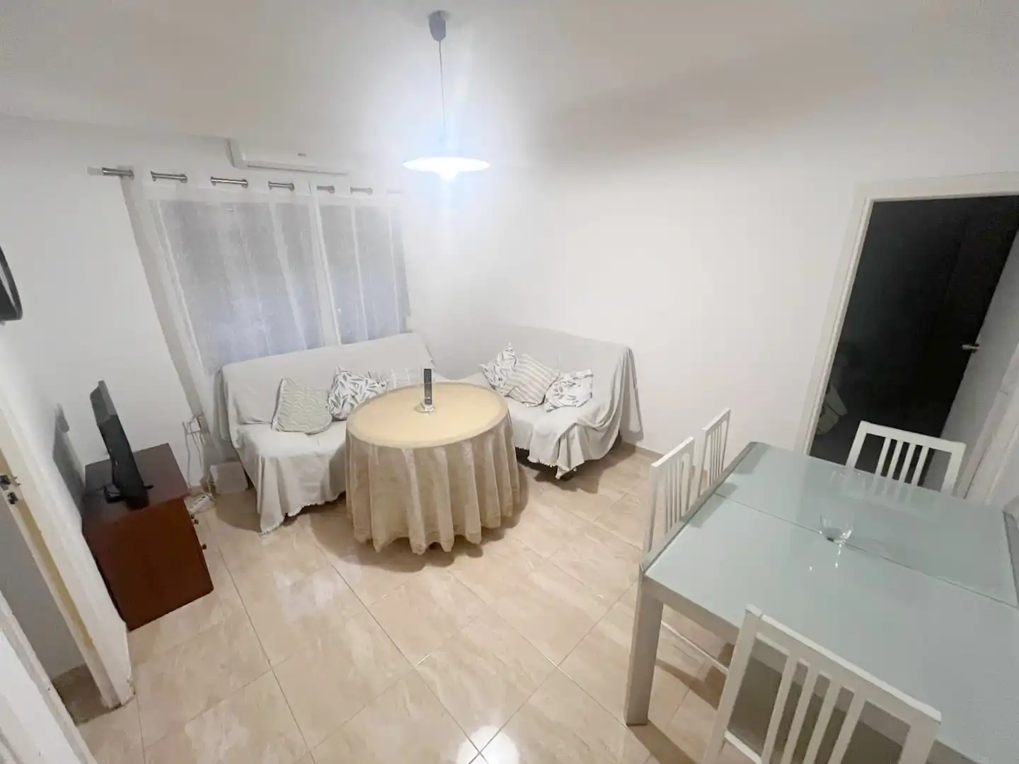 Appartamento con ascensore in affitto a Calle Doctor Fernando Escobar 4, imagen 2