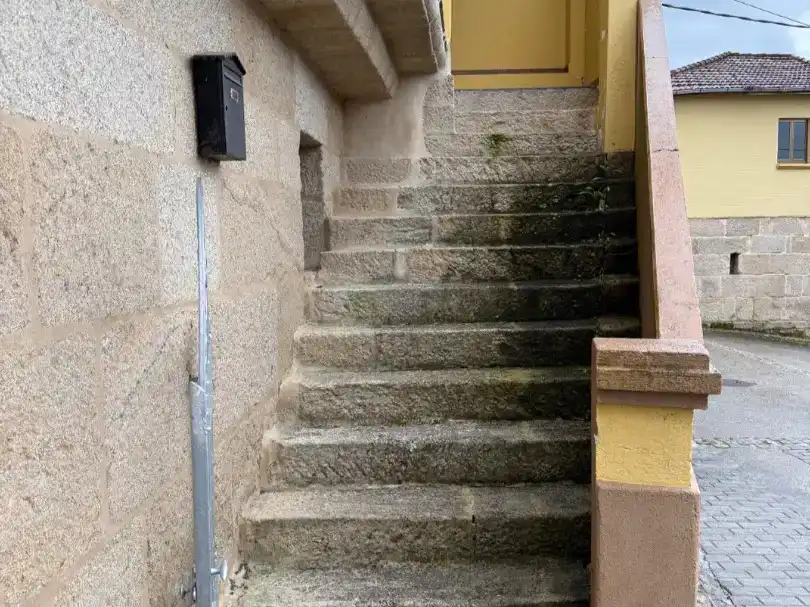 Casa adosada en venda en Sarreaus amb Traster, Moblat i Balcó