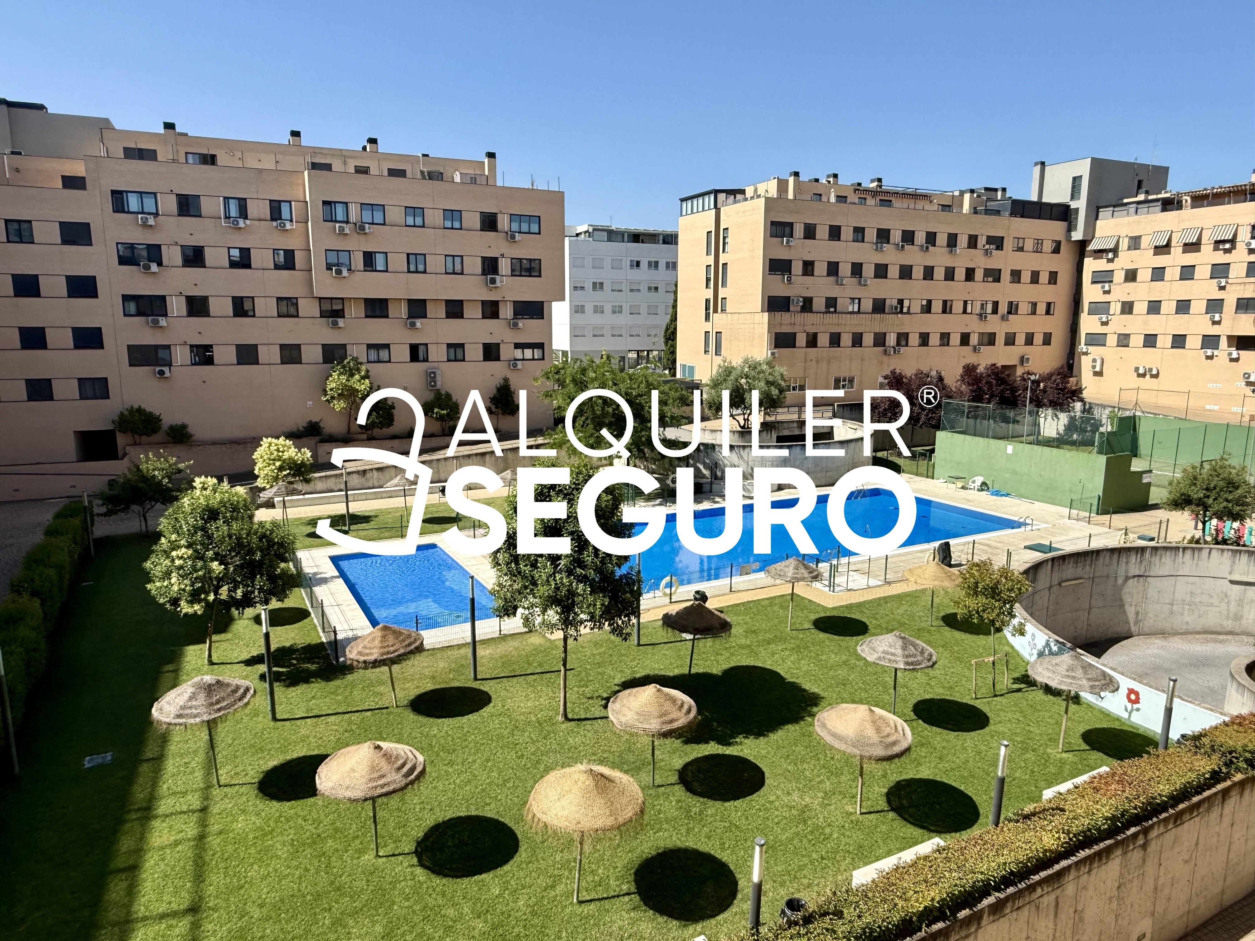 Vista exterior de Pis de lloguer en Valdemoro amb Aire condicionat, Calefacció i Piscina