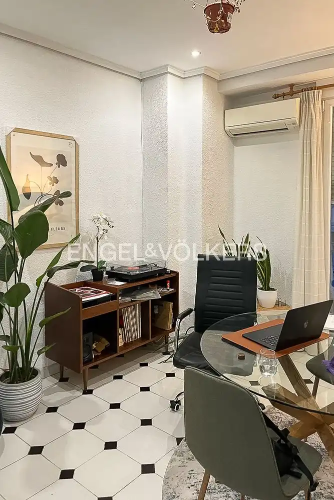 Wohnung zur Miete in Valencia mit Klimaanlage, Heizung und Möbliert