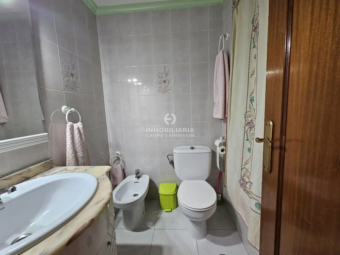 Bathroom of Flat for sale in Novelda  with Storage room