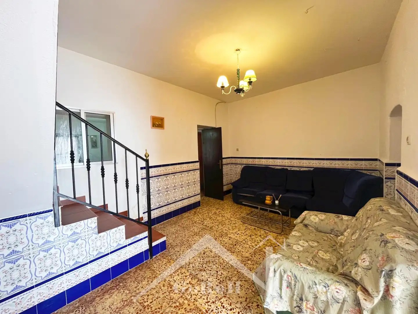 Sala de estar de Casa adosada en venta en Almadén de la Plata con Aire acondicionado, Terraza y Trastero
