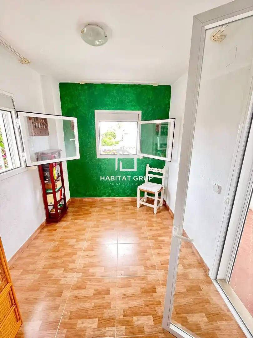 Habitación de Casa adosada en venta en Cambrils con Aire acondicionado, Calefacción y Jardín privado