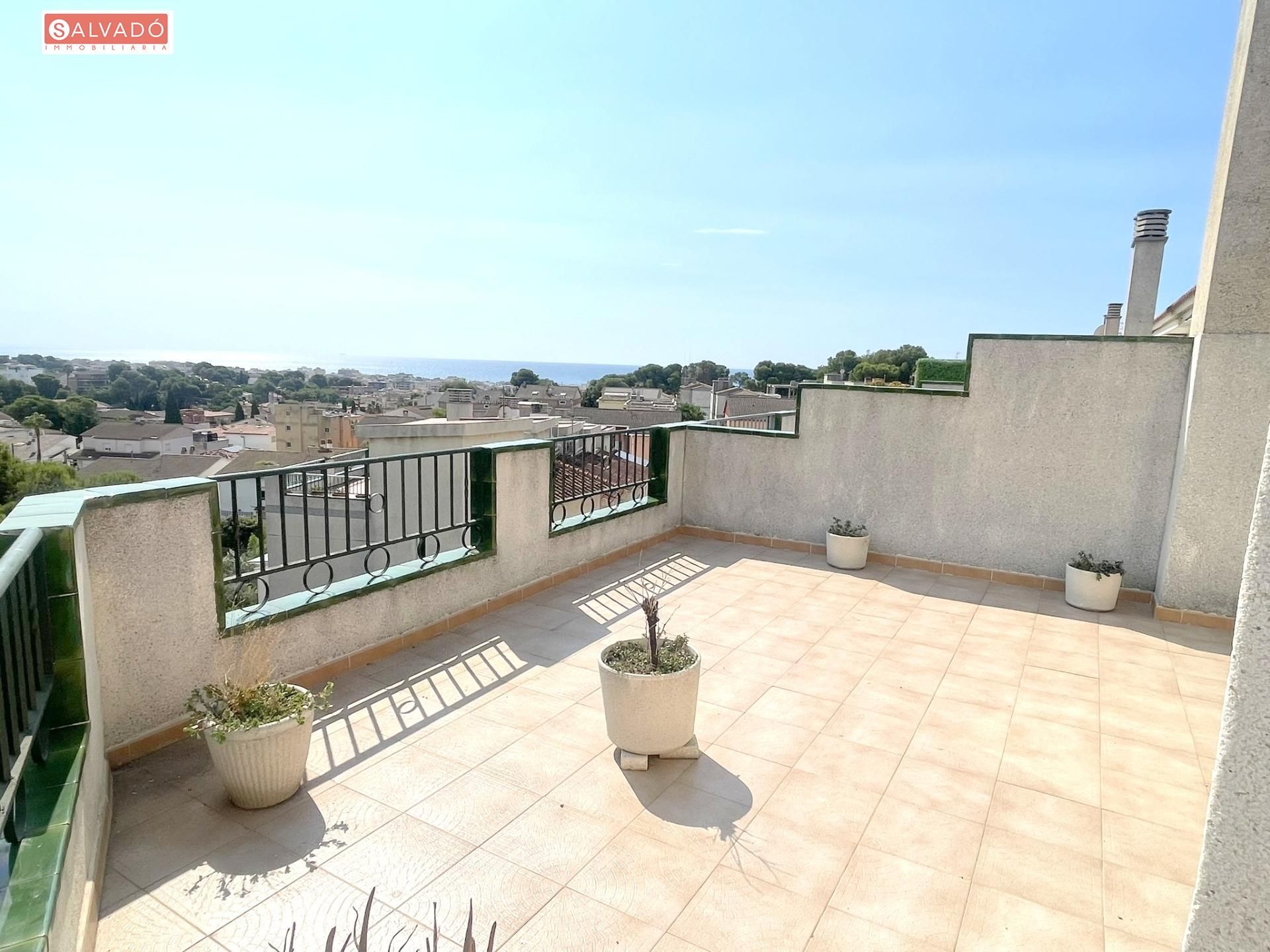 Terraza de Casa adosada en venta en Calafell con Aire acondicionado, Calefacción y Jardín privado