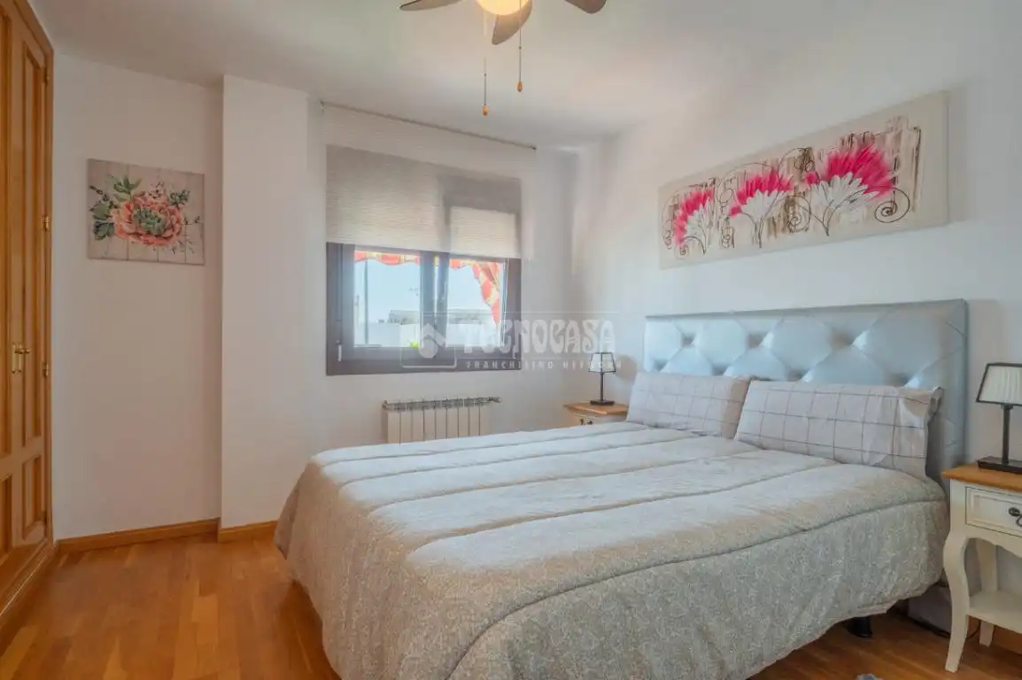 Dormitori de Casa adosada en venda en Arroyomolinos (Madrid) amb Aire condicionat, Calefacció i Jardí privat