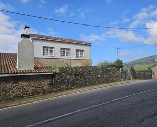 Exterior view of House or chalet for sale in A Pobra do Caramiñal  with Private garden, Storage room and Oven